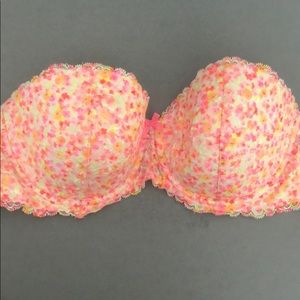 VICTORIA SCERET 34DD STRAPLESS BRA